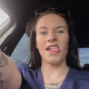 Meet your Posher, Leah